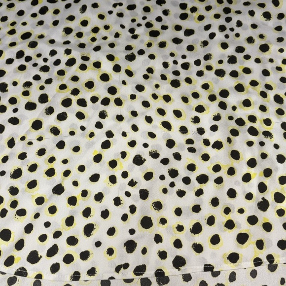 Ann Taylor White with Black and Yellow Design on it size XL - Picture 7 of 7